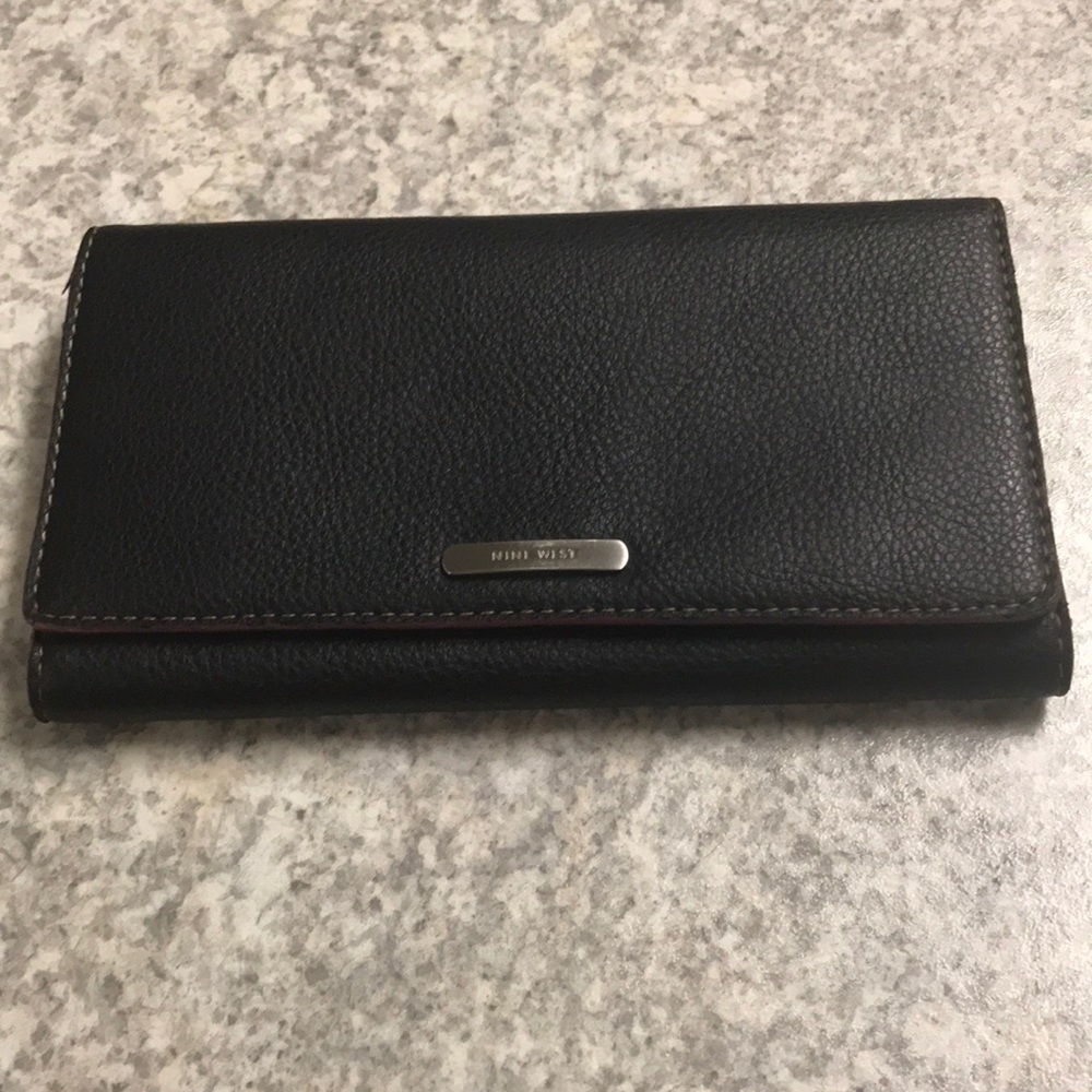 Nine West wallet
